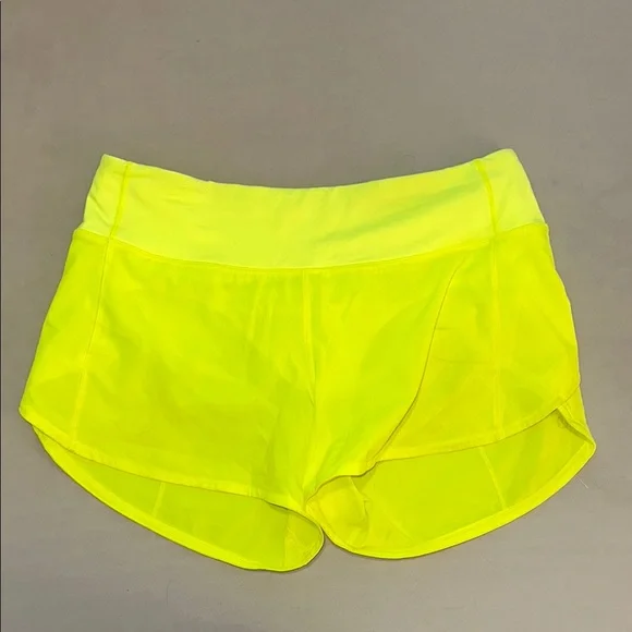 Speed Up Mid-Rise Lined Short 4" size 8 - Picture 2 of 4